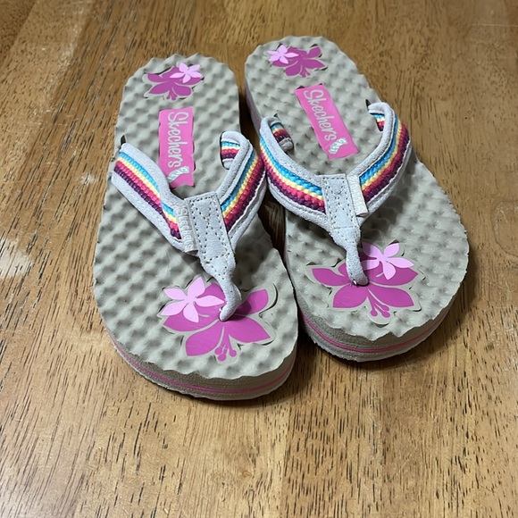 Women’s Skechers Flipflops - Picture 2 of 5